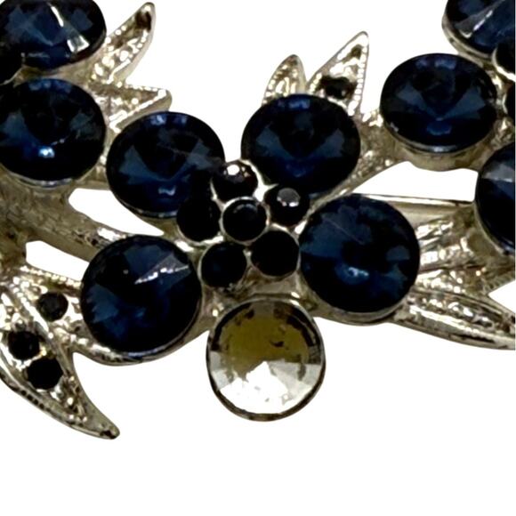Silver Tone Blue Crystal 3-Flower Rhinestone Brooch Pin Vintage - Picture 4 of 4